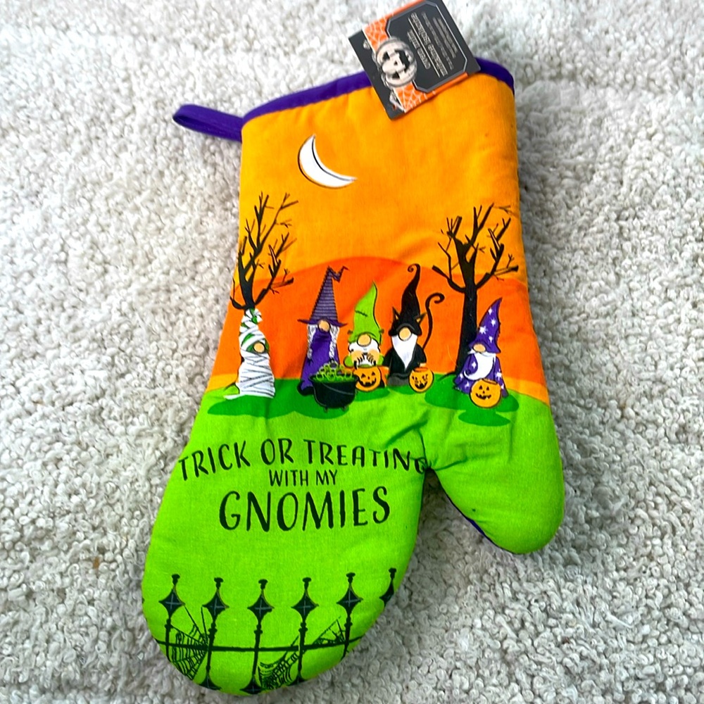 🍒 3 for 15 🍒 Halloween Oven Mit 'Trick Or Treating With My Gnomies' New